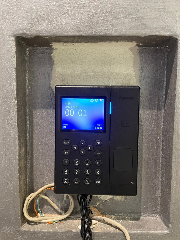 Time and Attendance System, Badge and PIN, C2CPro Rfid & Mifare Wifi PoE Linux